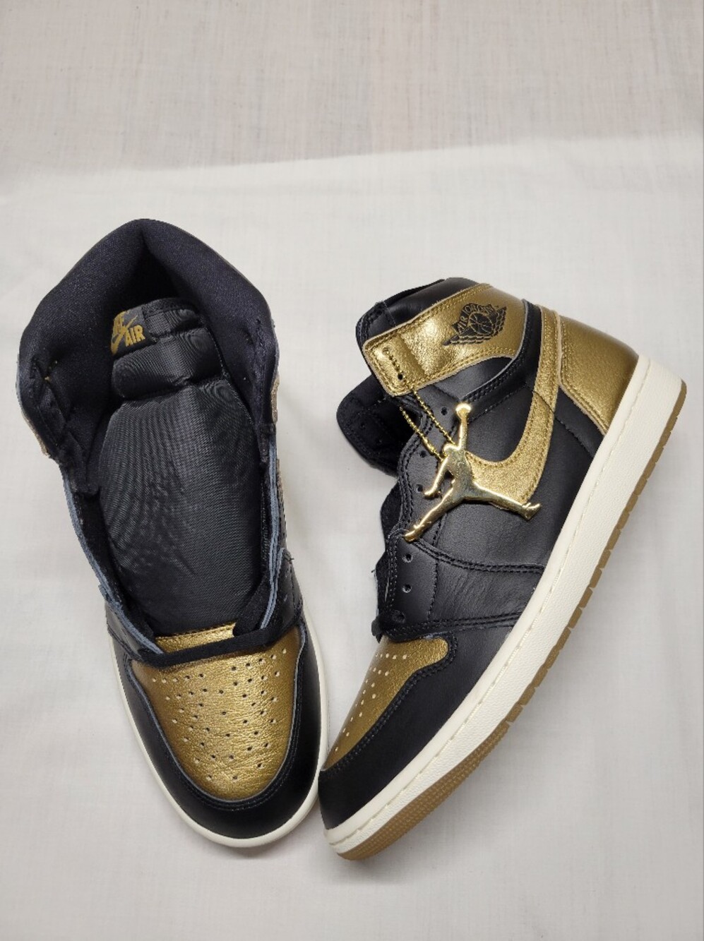 NWOB Nike Air Jordan 1 Retro High OG Shoes ‘Black/Gold’ DZ5485 071 - Size 10.5